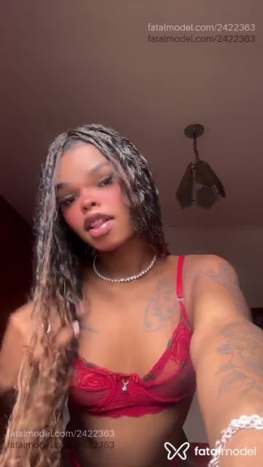 Acompanhante mulher trans morena (o) de olhos pretos em São Paulo Acompanhante mulher trans morena (o) de olhos pretos em São Paulo - Moniky