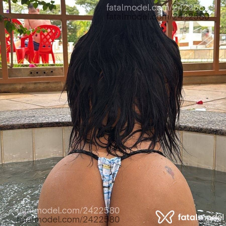 Acompanhante mulher morena (o) de olhos castanhos - Jhuju