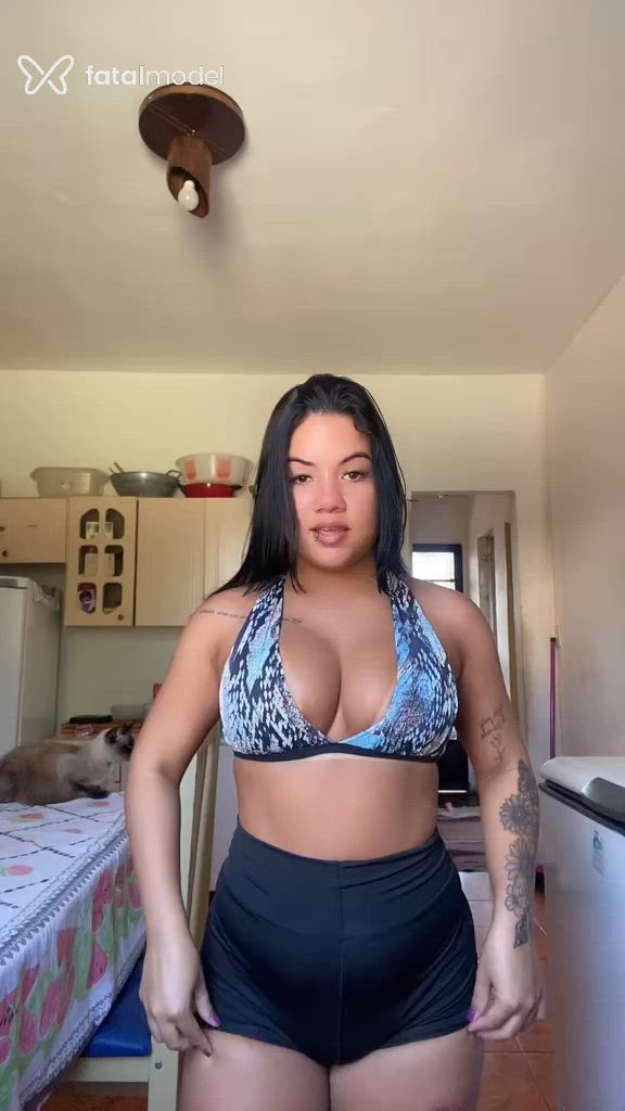 Acompanhante mulher morena (o) de olhos castanhos - Kayllaynne Machado