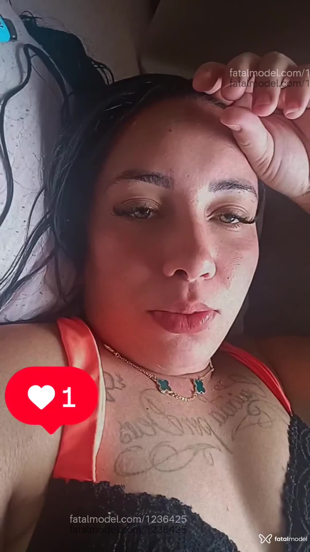 Acompanhante mulher morena (o) de olhos verdes em Uberlândia Acompanhante mulher morena (o) de olhos verdes em Uberlândia - Alycia