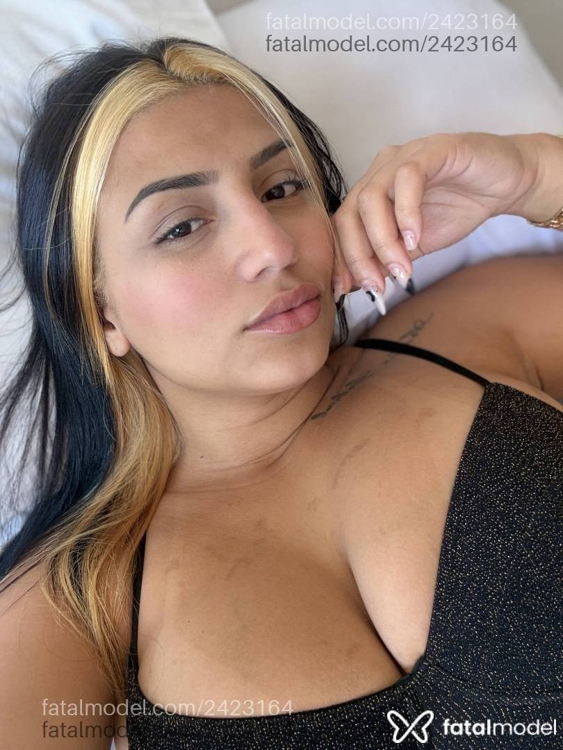 Acompanhante mulher morena (o) de olhos pretos - Samantha