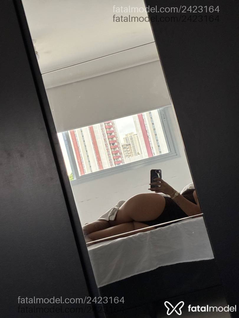 Acompanhante mulher morena (o) de olhos pretos - Samantha