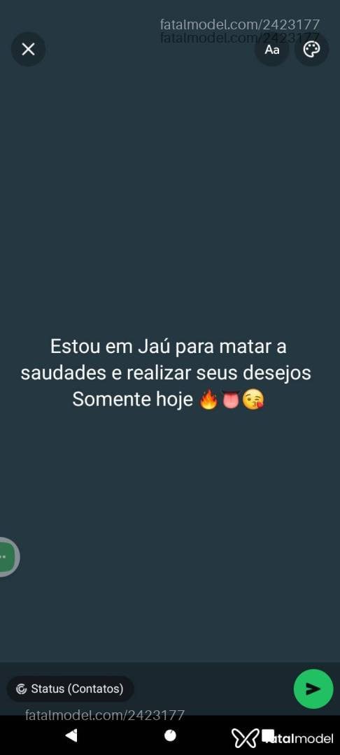 Acompanhante mulher loira (o) de olhos verdes - Dominic