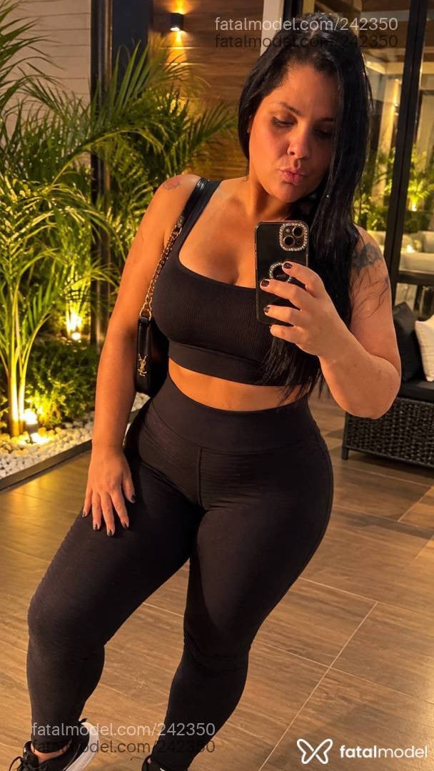 Acompanhante mulher morena (o) de olhos castanhos - Ana clara Alves
