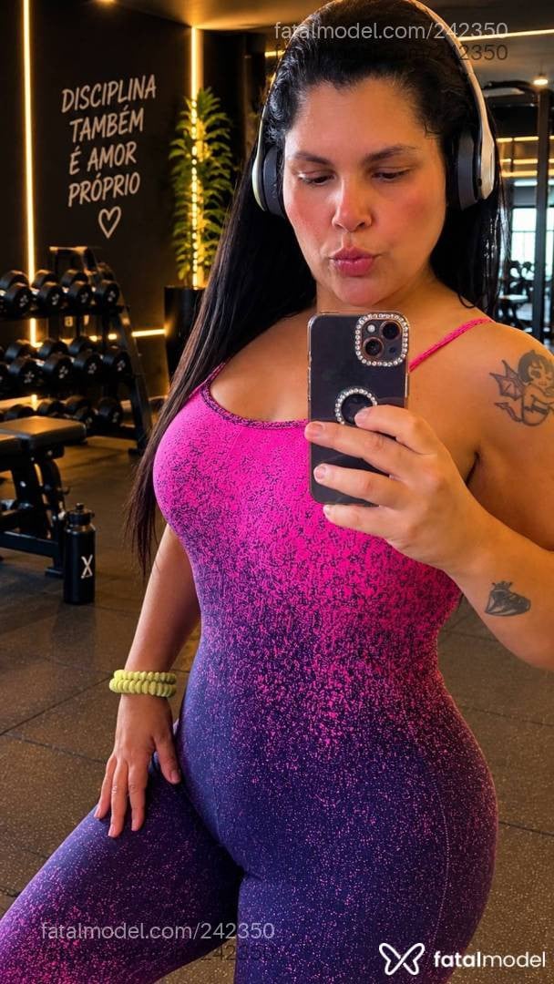 Acompanhante mulher morena (o) de olhos castanhos - Ana clara Alves
