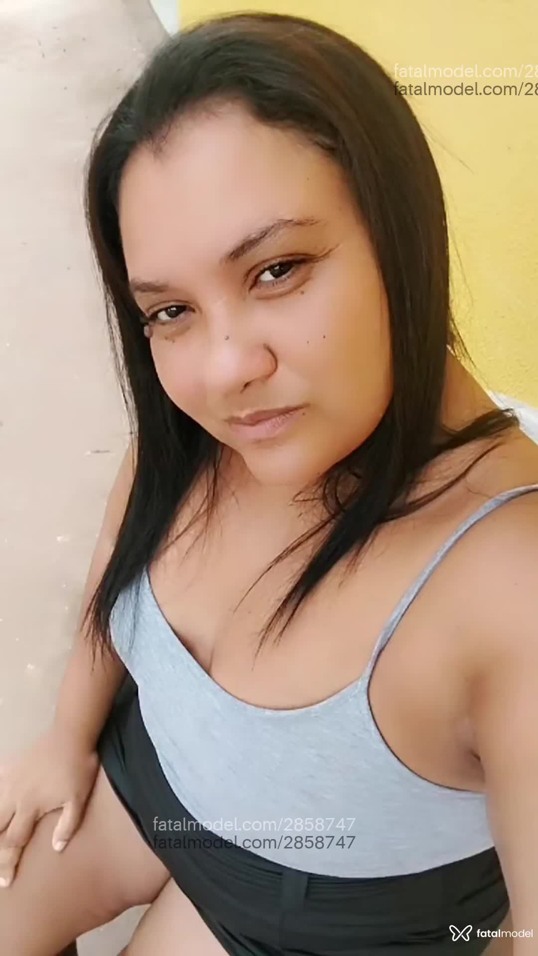 Acompanhante mulher com cabelo colorido de olhos castanhos em Nova Lacerda Acompanhante mulher com cabelo colorido de olhos castanhos em Nova Lacerda - Jojo Morena