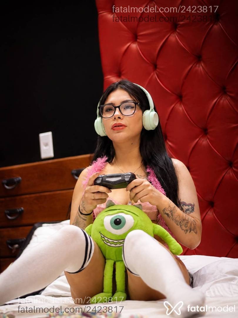Acompanhante mulher com cabelo castanho de olhos castanhos - Beatriz