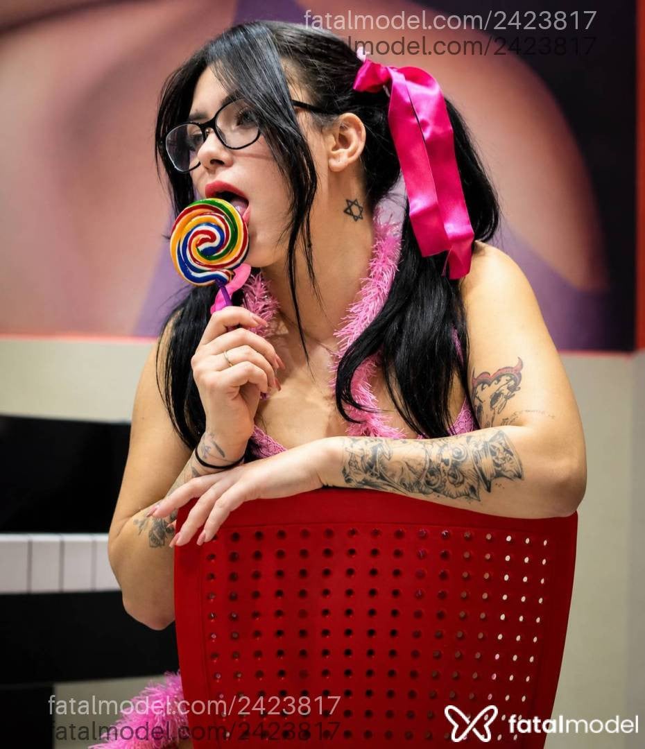 Acompanhante mulher com cabelo castanho de olhos castanhos - Beatriz