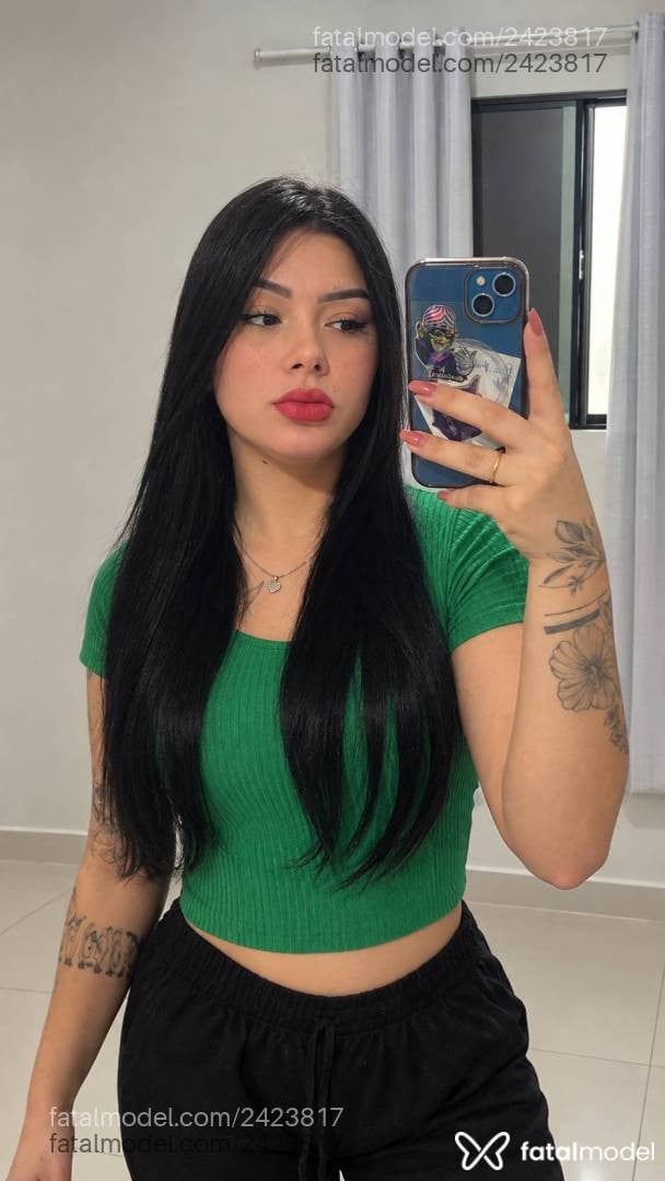 Acompanhante mulher com cabelo castanho de olhos castanhos - Beatriz