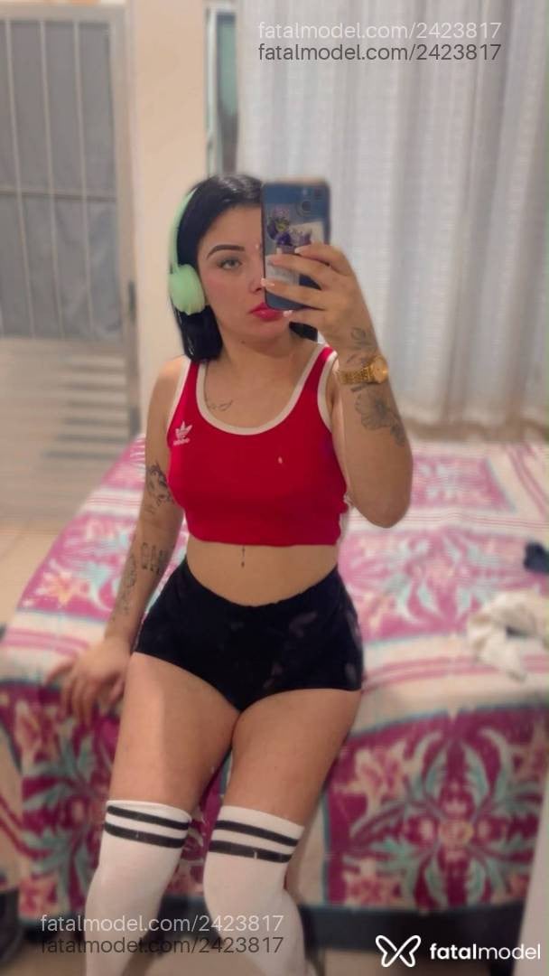 Acompanhante mulher com cabelo castanho de olhos castanhos - Beatriz