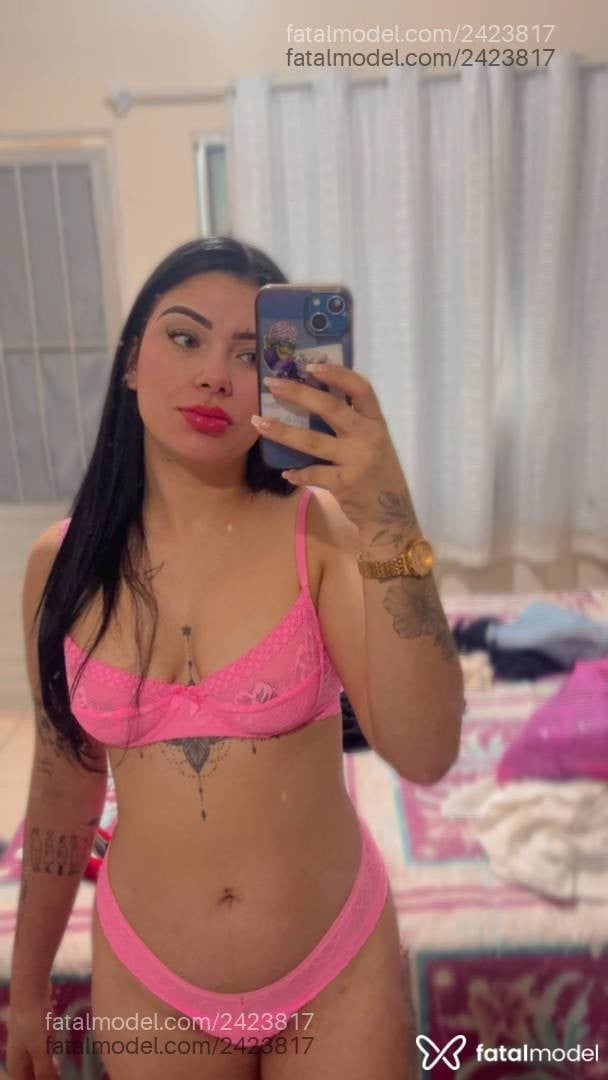 Acompanhante mulher com cabelo castanho de olhos castanhos - Beatriz