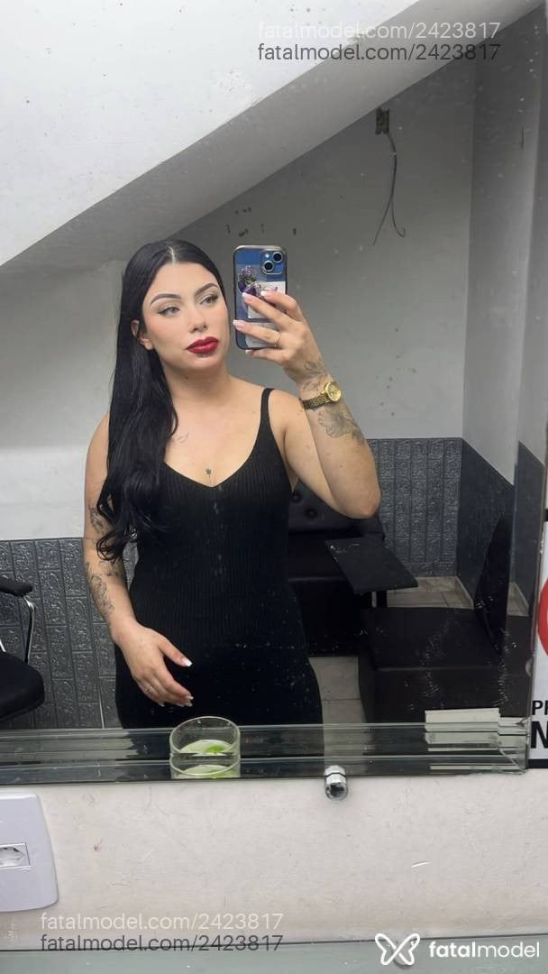 Acompanhante mulher com cabelo castanho de olhos castanhos - Beatriz