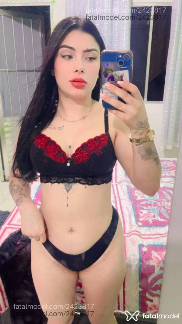 Acompanhante mulher com cabelo castanho de olhos castanhos - Beatriz