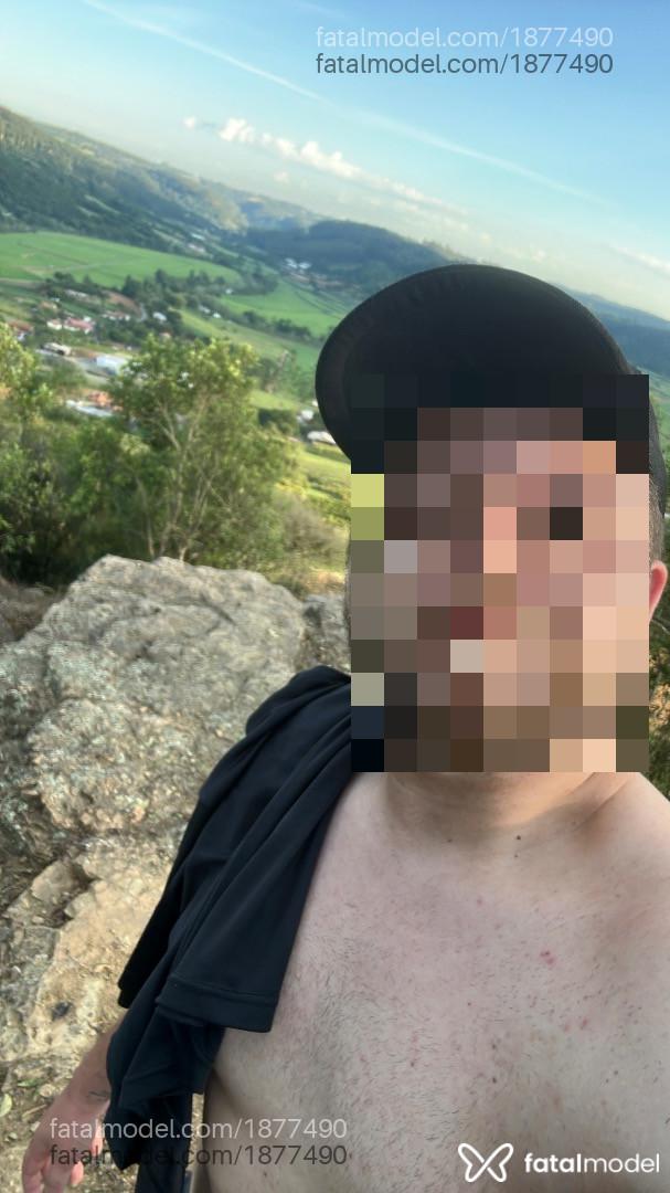 Acompanhante homem com cabelo castanho de olhos azuis em Rio do Sul - Gustavo
