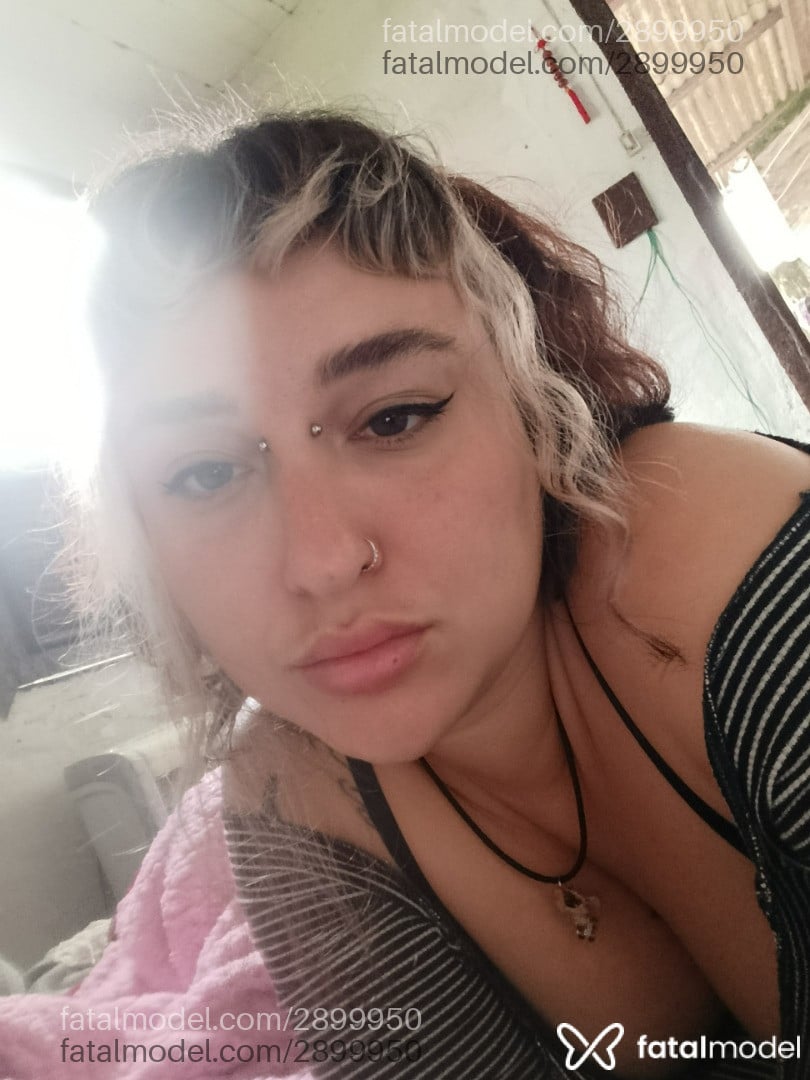 Acompanhante mulher com cabelo colorido de olhos castanhos em Rio de Janeiro - Danúbia Trix