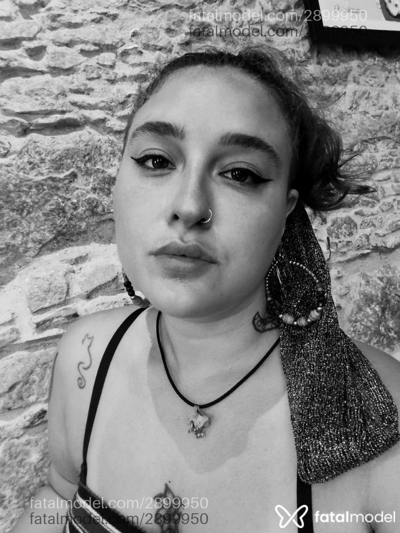 Acompanhante mulher com cabelo colorido de olhos castanhos em Rio de Janeiro - Danúbia