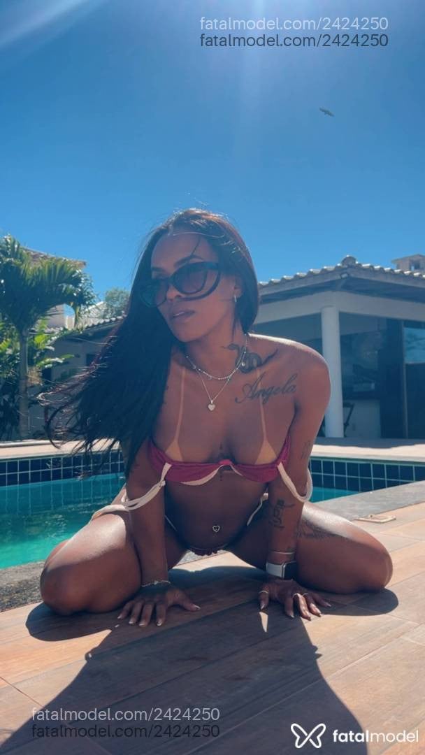 Acompanhante mulher com cabelo castanho de olhos castanhos - Mel Acompanhante mulher com cabelo castanho de olhos castanhos - Mel