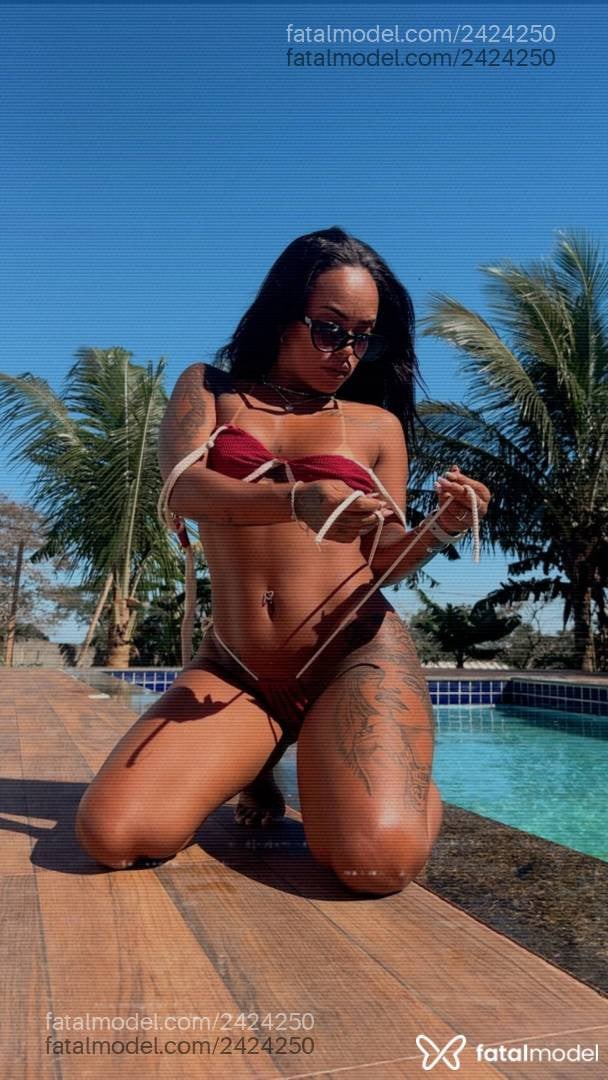 Acompanhante mulher com cabelo castanho de olhos castanhos em Armação dos Búzios - Pétala