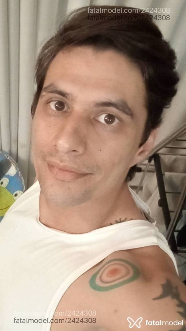 Acompanhante homem com cabelo castanho de olhos castanhos em Goiânia - Guilherme Vieira