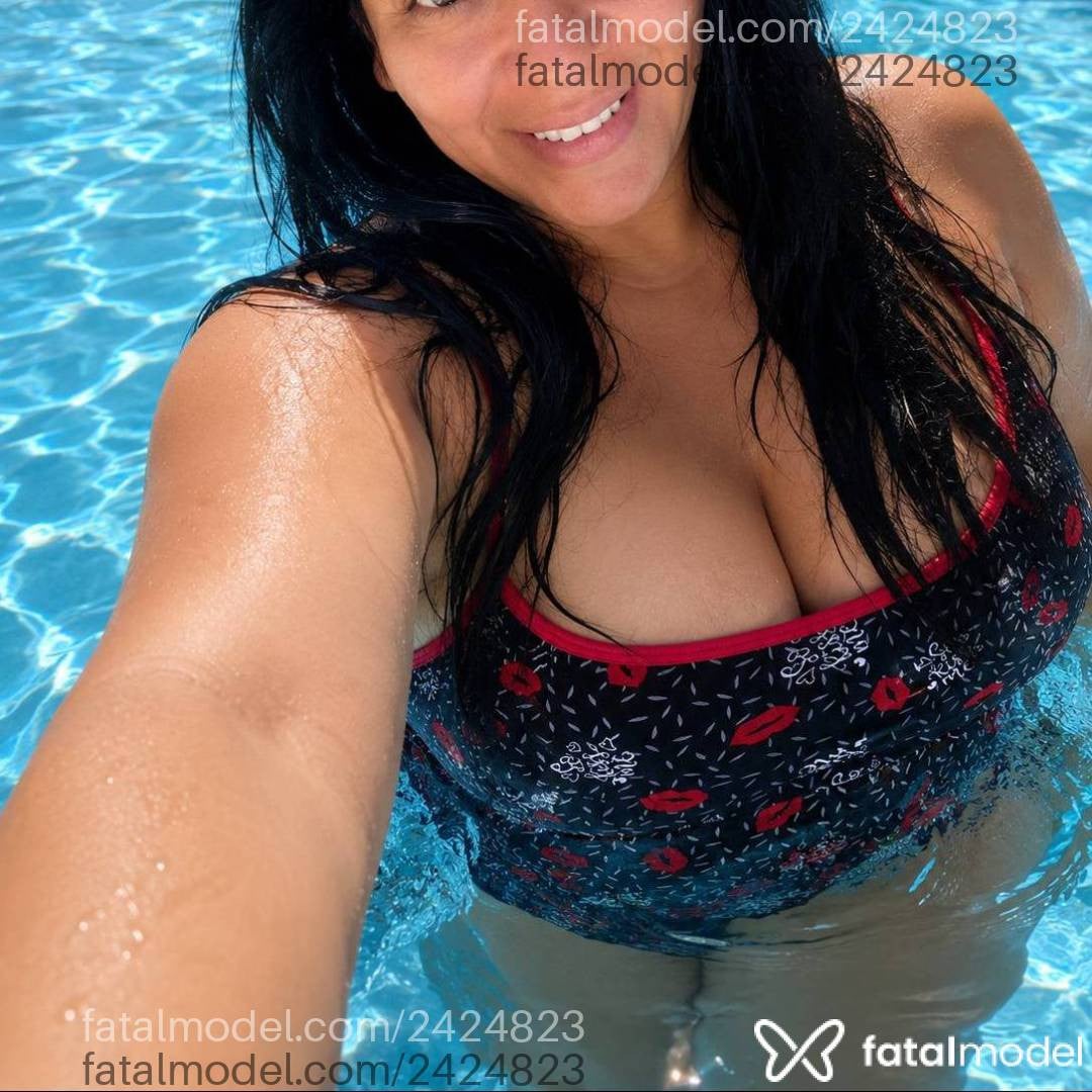 Acompanhante mulher morena (o) de olhos castanhos - Skarleth