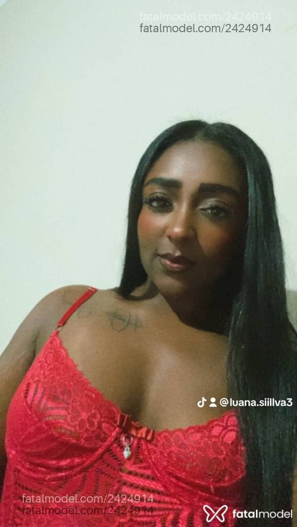Acompanhante mulher com cabelo castanho de olhos pretos - Pretalisa