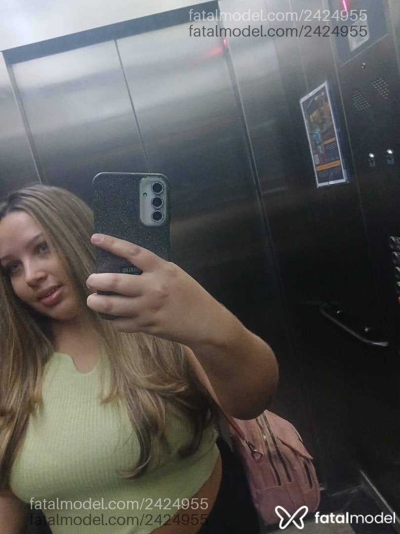Acompanhante mulher loira (o) de olhos verdes - Larissa Ferreira