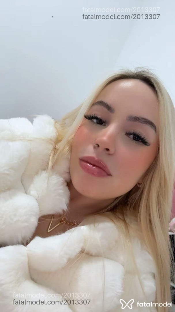 Acompanhante mulher loira (o) de olhos castanhos em Florianópolis - Monique Bianchi
