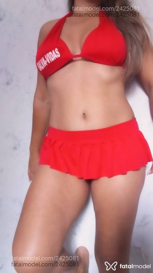 Acompanhante mulher com cabelo castanho de olhos castanhos - Bia Costa