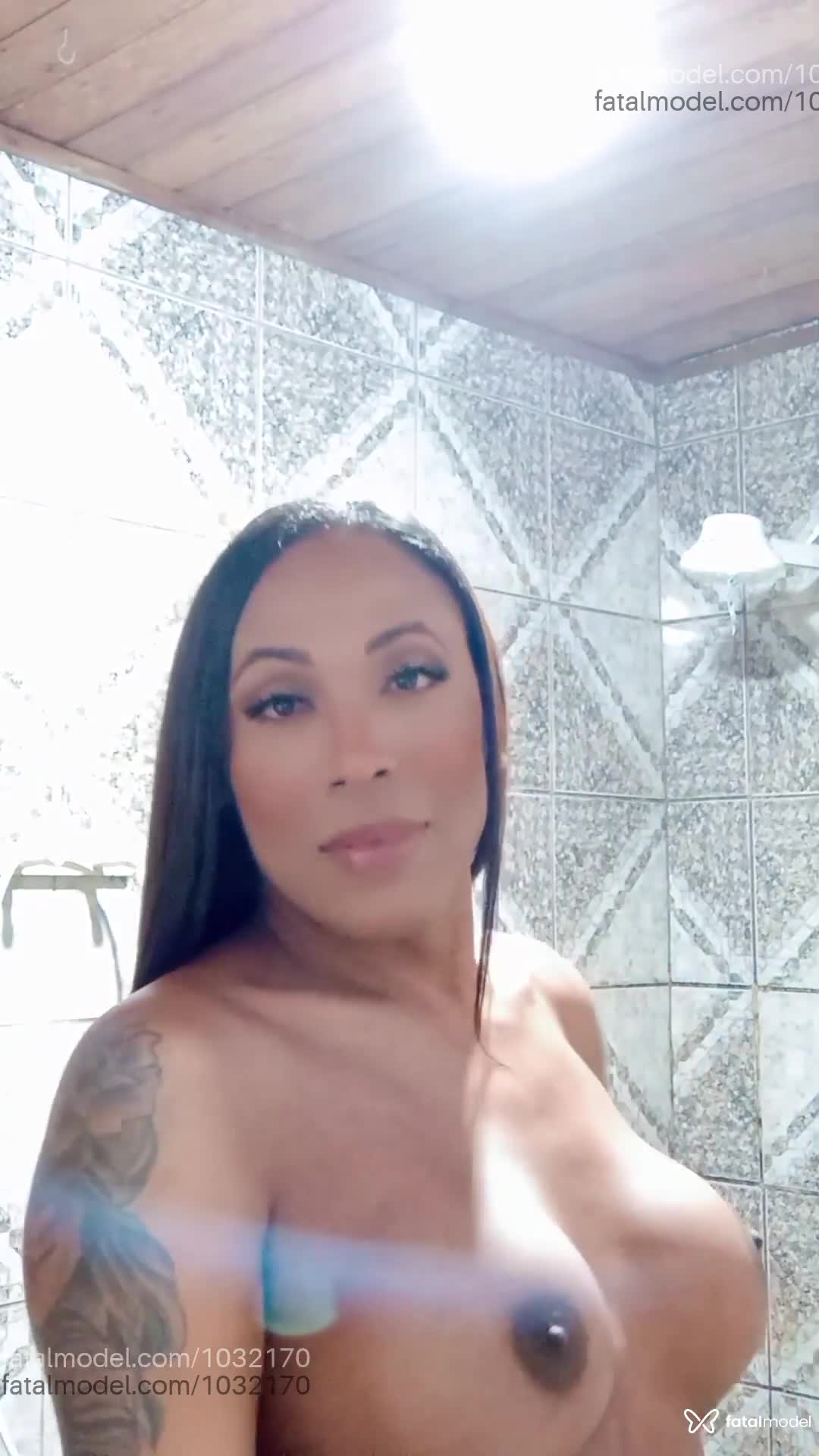 Acompanhante travesti com cabelo castanho de olhos castanhos em Leme - Ana Beatriz