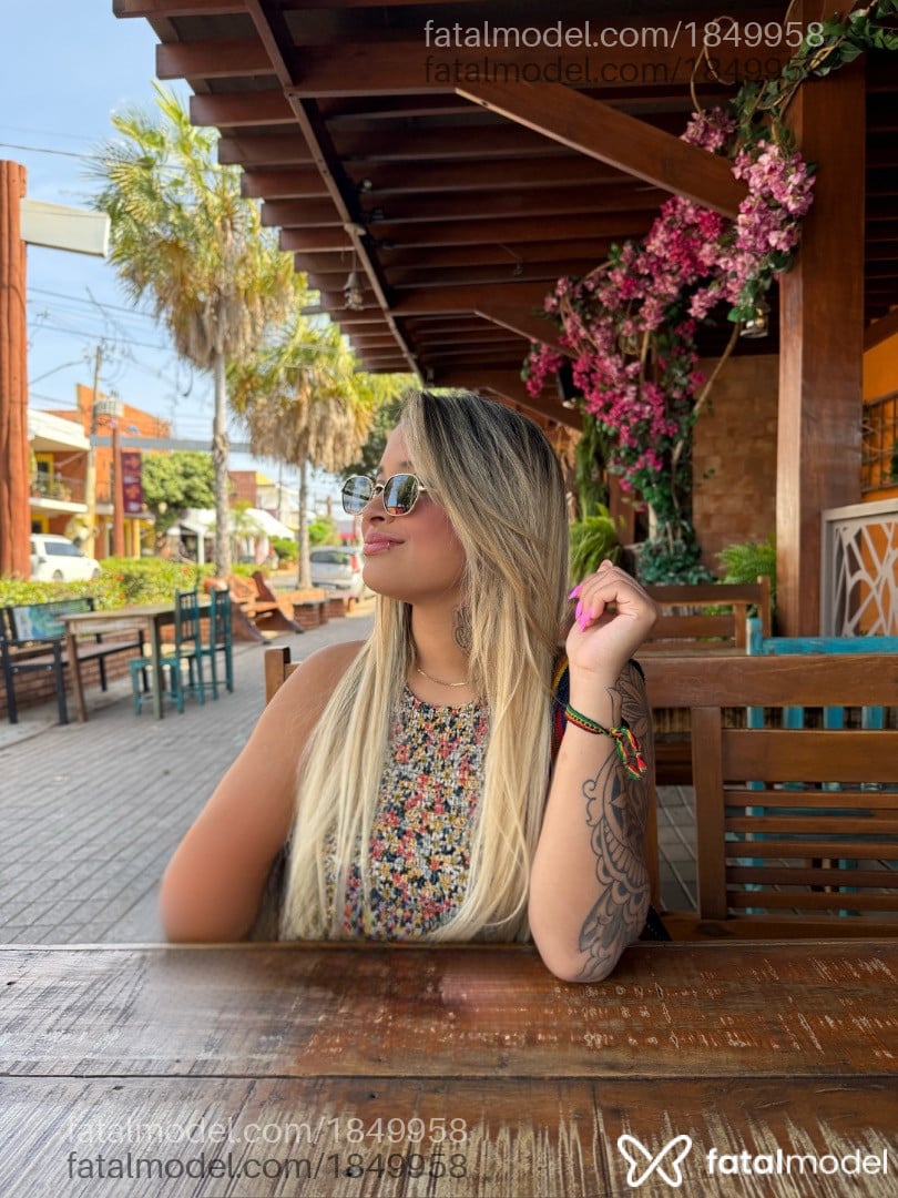 Acompanhante mulher loira (o) de olhos castanhos em Corumbá - Jadee