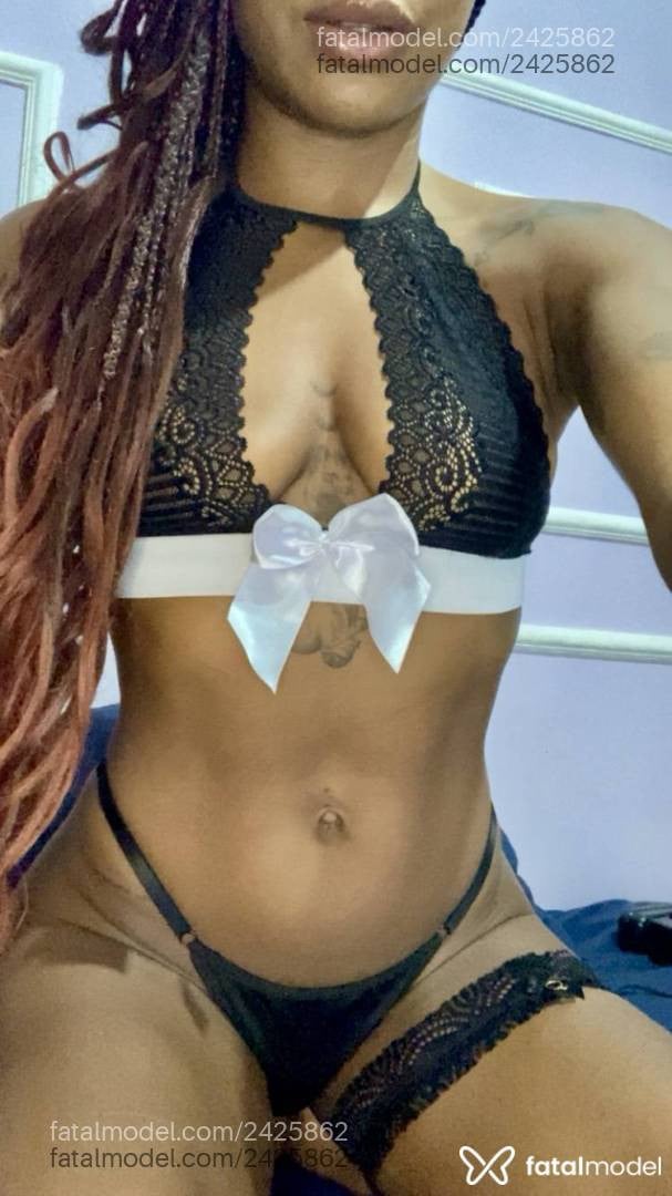Acompanhante mulher com cabelo castanho de olhos castanhos em Virtual - Zu Ribeiro