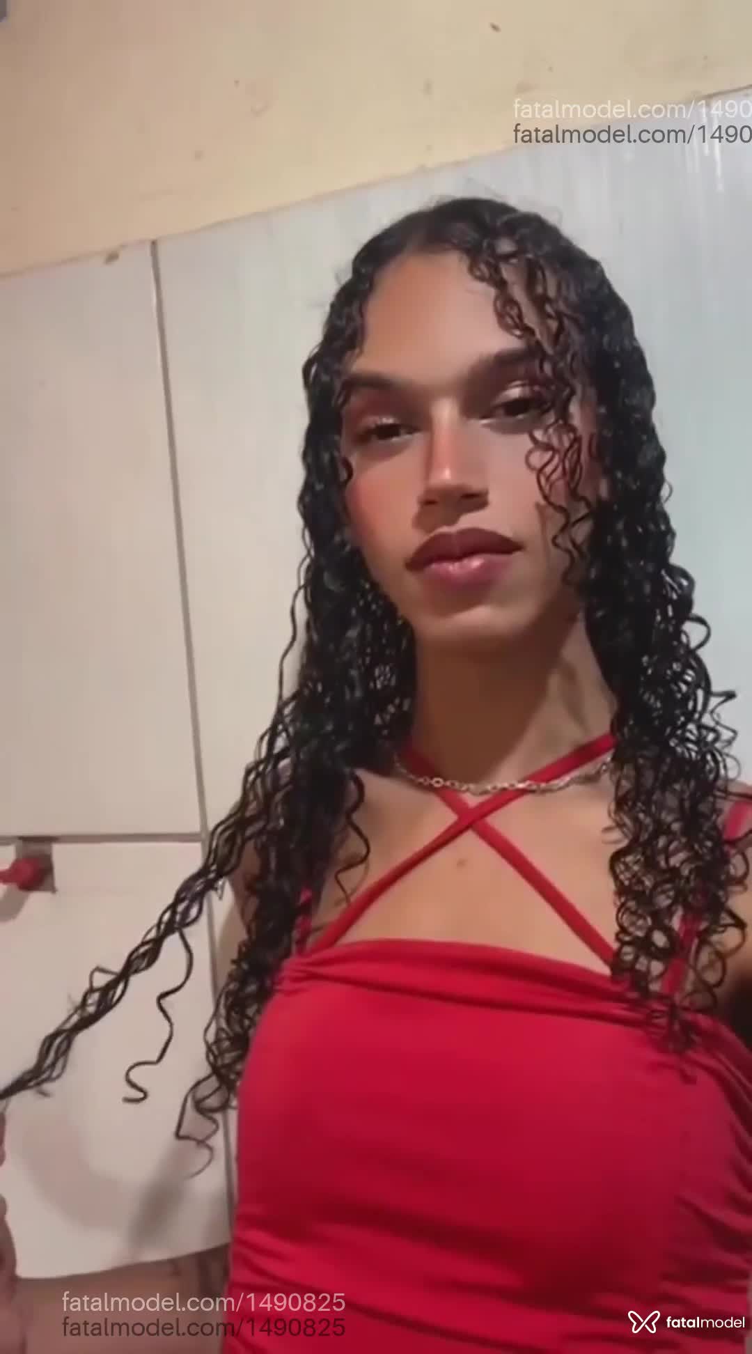 Acompanhante mulher trans morena (o) de olhos castanhos em Votuporanga - Gaby