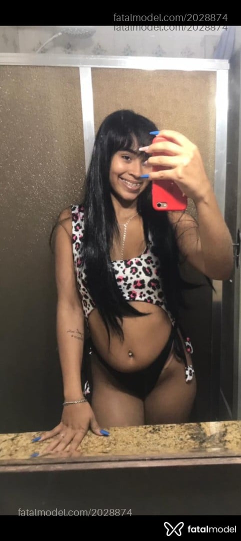 Acompanhante mulher morena (o) de olhos castanhos - Ariel