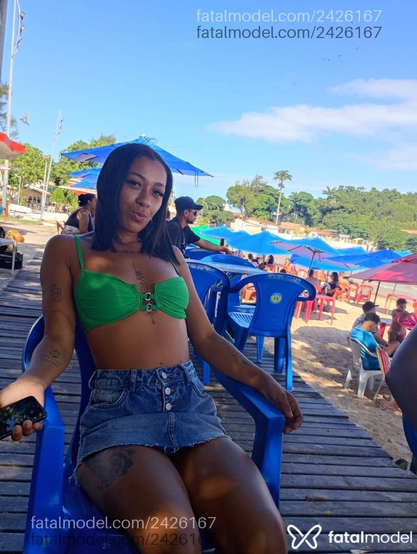 Acompanhante mulher com cabelo castanho de olhos pretos em Rio das Ostras - Mel
