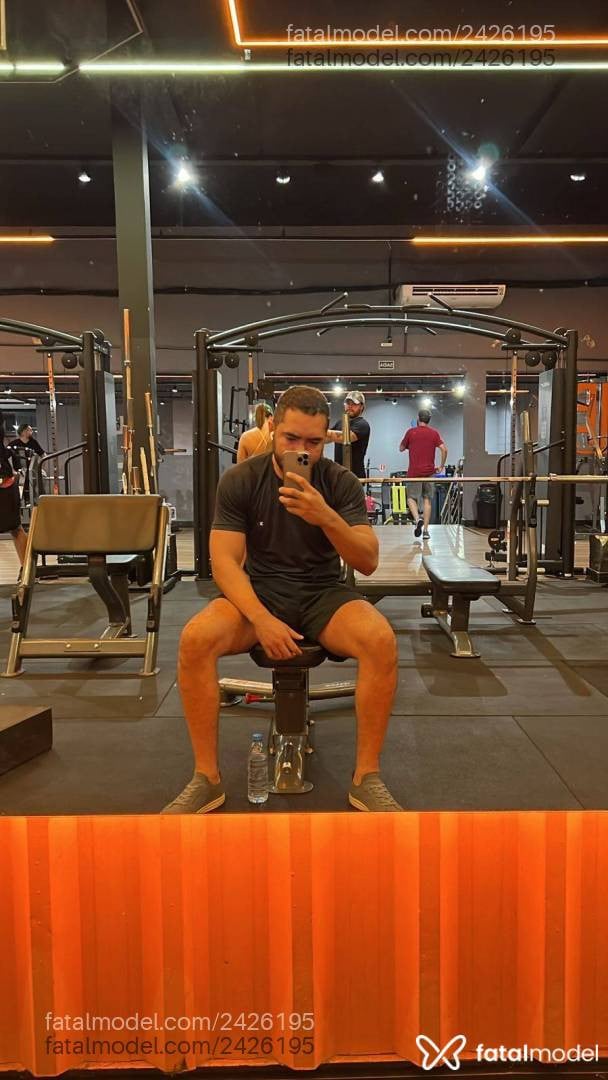 Acompanhante homem morena (o) de olhos pretos em Goiânia - Gabriel