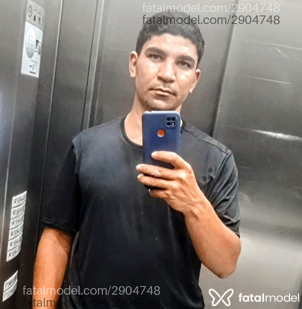Acompanhante homem com cabelo castanho de olhos castanhos em Mariana Acompanhante homem com cabelo castanho de olhos castanhos em Mariana - Daniel