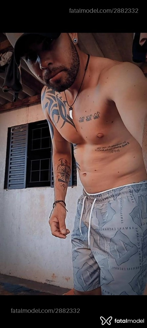 Acompanhante homem com cabelo castanho de olhos castanhos em Virtual Acompanhante homem com cabelo castanho de olhos castanhos em Virtual - Mr Silva
