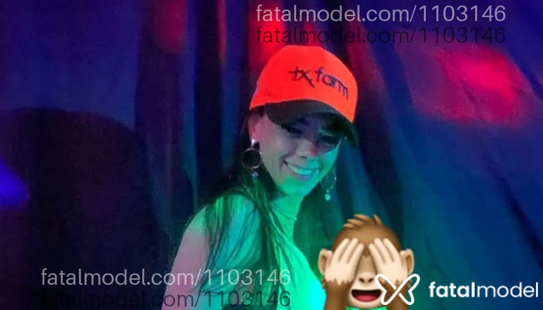 Acompanhante mulher com cabelo castanho de olhos castanhos em São João Del Rei Acompanhante mulher com cabelo castanho de olhos castanhos em São João Del Rei - Paula Vital