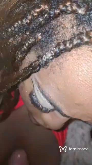 Acompanhante mulher trans com cabelo castanho de olhos castanhos - Naomi Montgomery