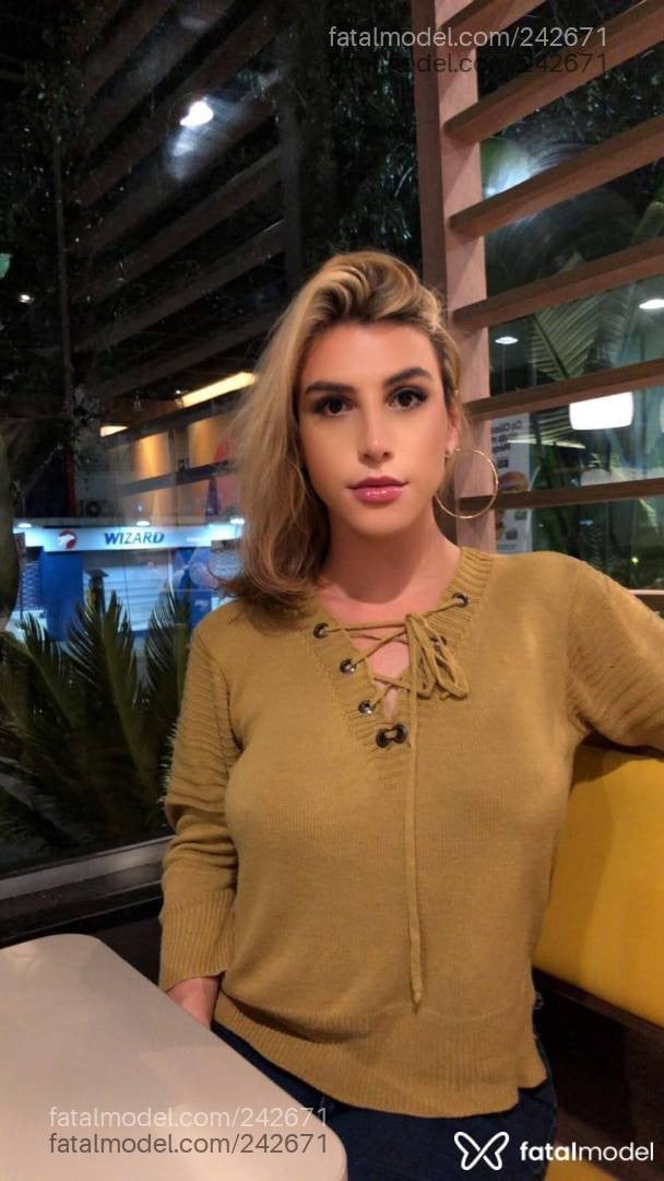Acompanhante travesti loira (o) de olhos castanhos - Luiza lu