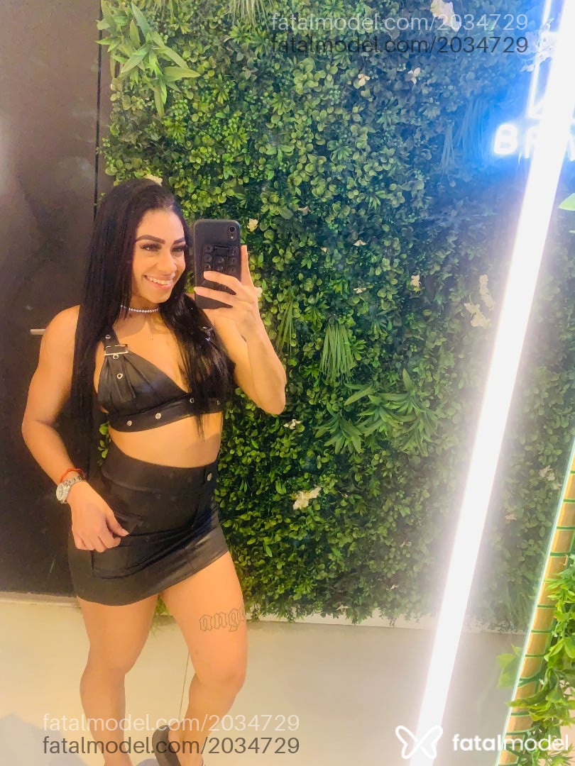 Acompanhante mulher morena (o) de olhos verdes em Virtual Acompanhante mulher morena (o) de olhos verdes em Virtual - Mel Silva