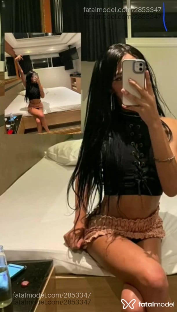 Acompanhante mulher trans com cabelo castanho de olhos castanhos em Florianópolis - Lau Lau