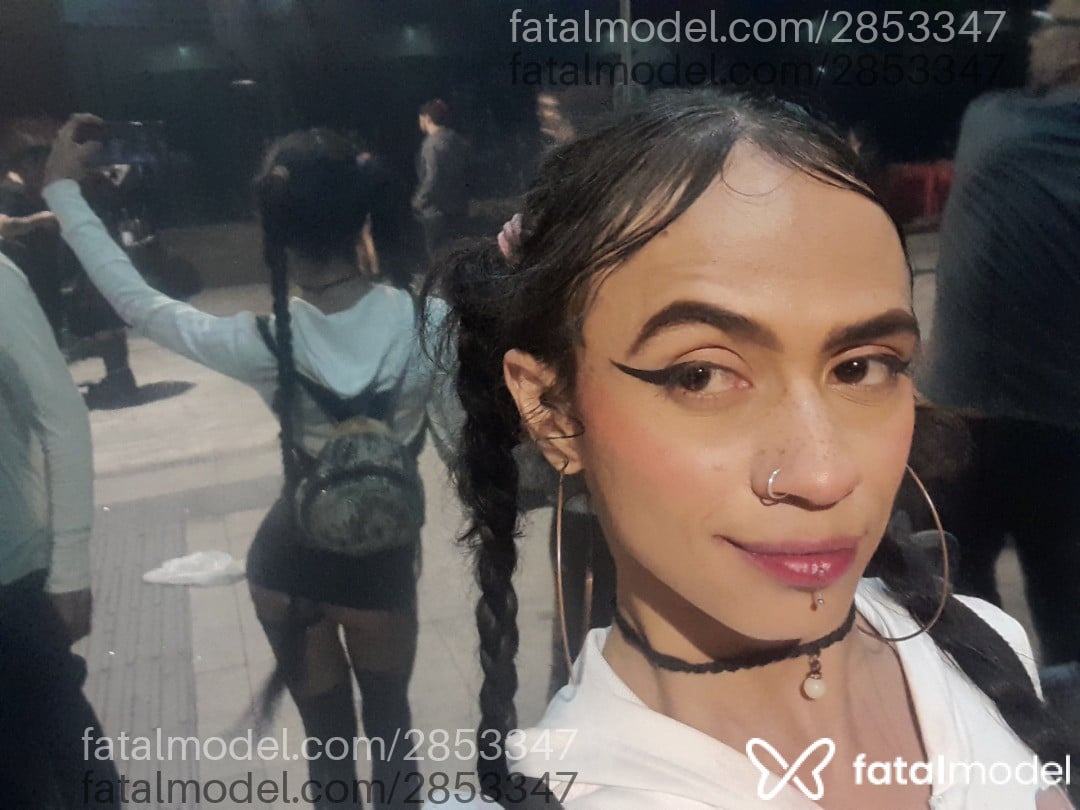 Acompanhante mulher trans com cabelo castanho de olhos castanhos em Florianópolis - Lau Lau