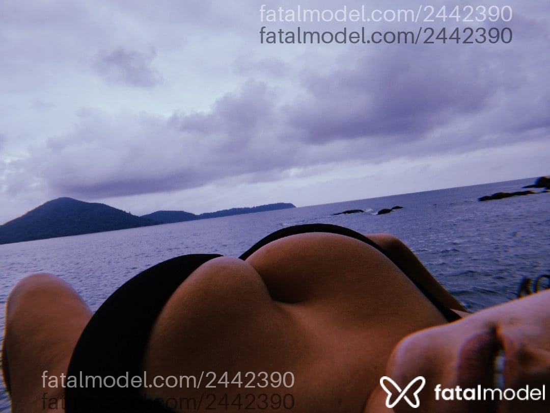 Acompanhante mulher com cabelo castanho de olhos castanhos em Ubatuba Acompanhante mulher com cabelo castanho de olhos castanhos em Ubatuba - Fernanda Abreu