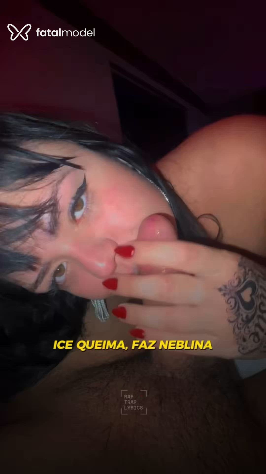 Acompanhante mulher morena (o) de olhos mel - Karol Silva Acompanhante mulher morena (o) de olhos mel - Karol Silva