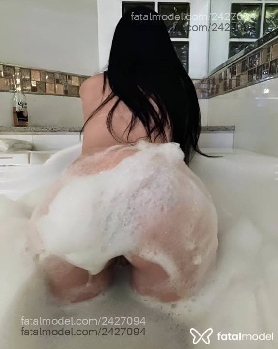 Acompanhante mulher com cabelo castanho de olhos castanhos - Maluzinha