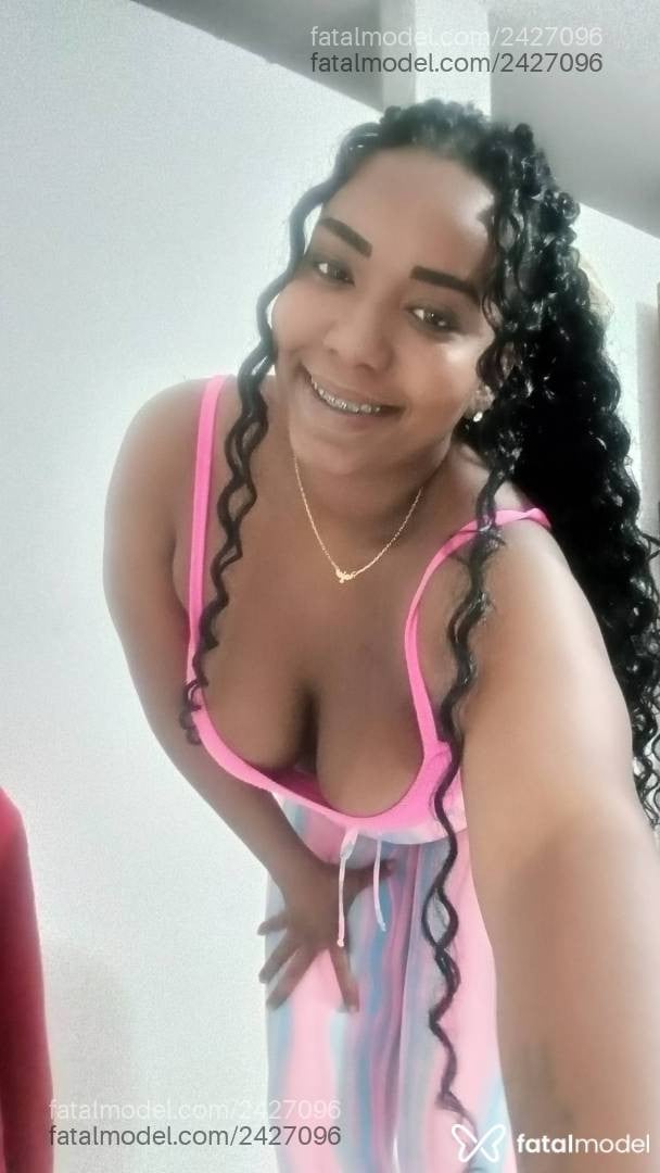 Acompanhante mulher morena (o) de olhos pretos - Laura