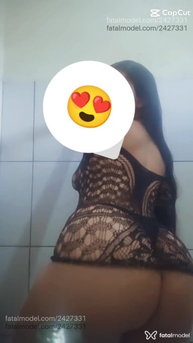 Acompanhante mulher com cabelo castanho de olhos castanhos - Mimi Ismene