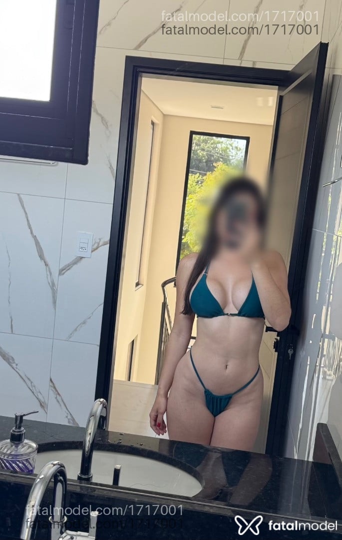 Acompanhante mulher com cabelo castanho de olhos castanhos em Foz do Iguaçu Acompanhante mulher com cabelo castanho de olhos castanhos em Foz do Iguaçu - Fer