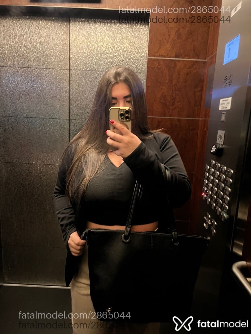 Acompanhante mulher morena (o) de olhos mel em Virtual - Fernanda Lis